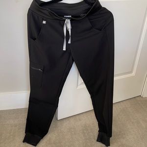 Figs Women’s Zamora jogger scrub pant, black, XSp